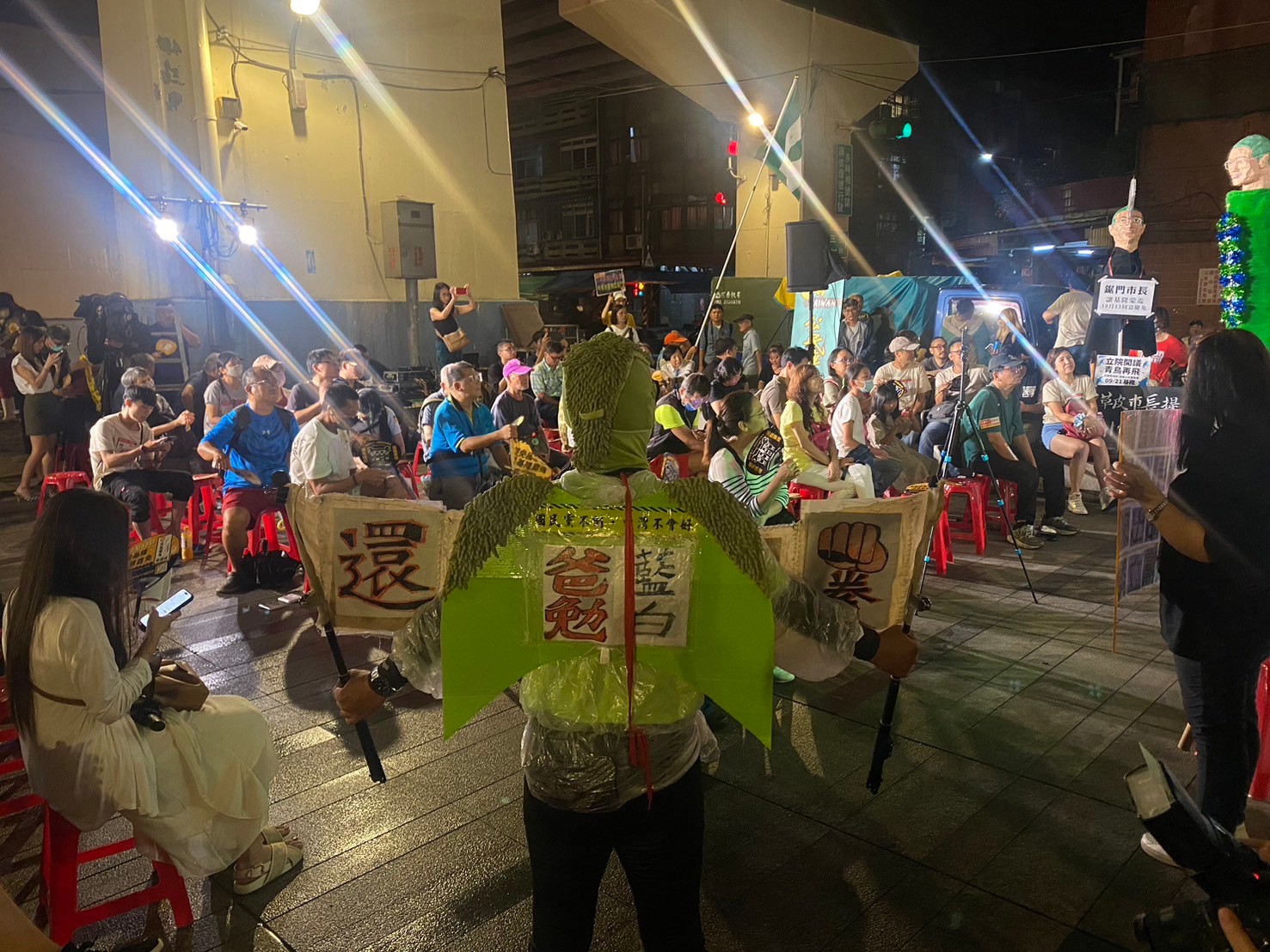 台灣公民陣線於今（21）日晚間18:00，在基隆市光一路陸橋下舉辦「立院開議，青鳥再飛，捍衛公民罷免權」集會，聲援捍衛公民罷免權，並對中國國民黨與藍白聯盟推動的選罷法修惡法案表示強烈抗議。